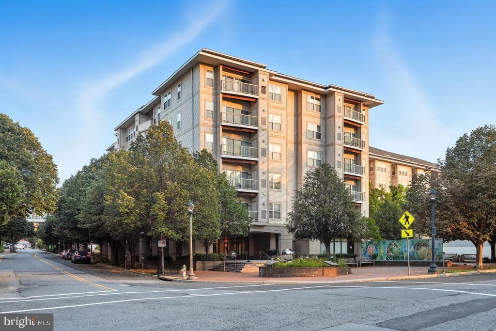 Image 1 of property listing at 8045 NEWELL STREET #423, Silver Spring, MD 20910