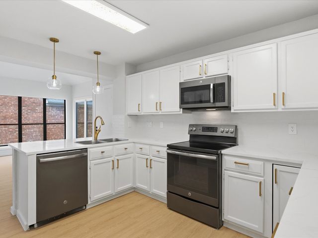 2906 Sunset Point Lane, Carrollton, TX 75007