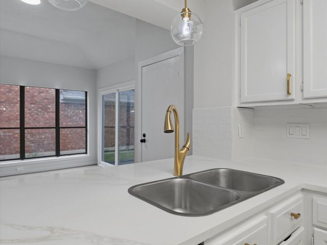 2906 Sunset Point Lane, Carrollton, TX 75007