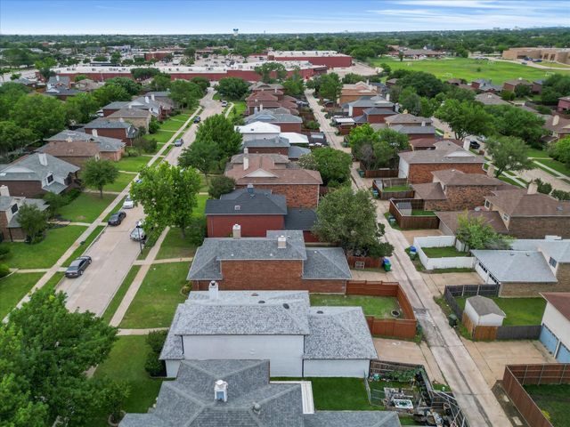 2906 Sunset Point Lane, Carrollton, TX 75007