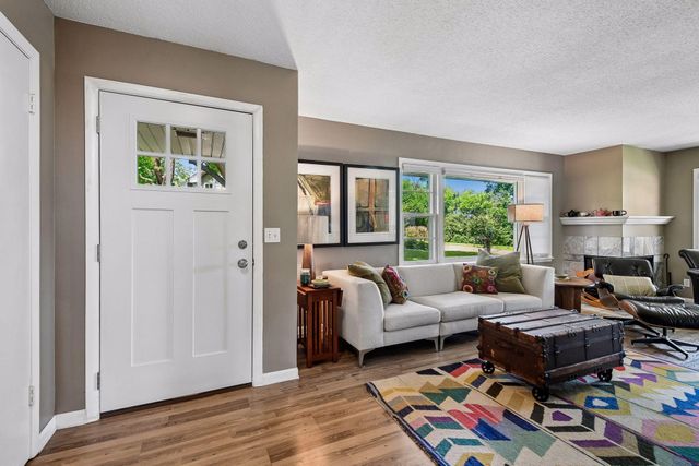 3921 Minnewashta Court, Chanhassen, MN 55331