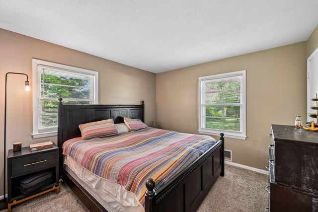 3921 Minnewashta Court, Chanhassen, MN 55331