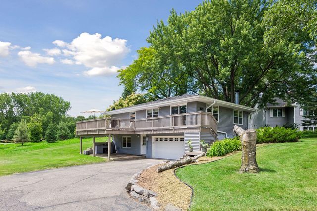 3921 Minnewashta Court, Chanhassen, MN 55331
