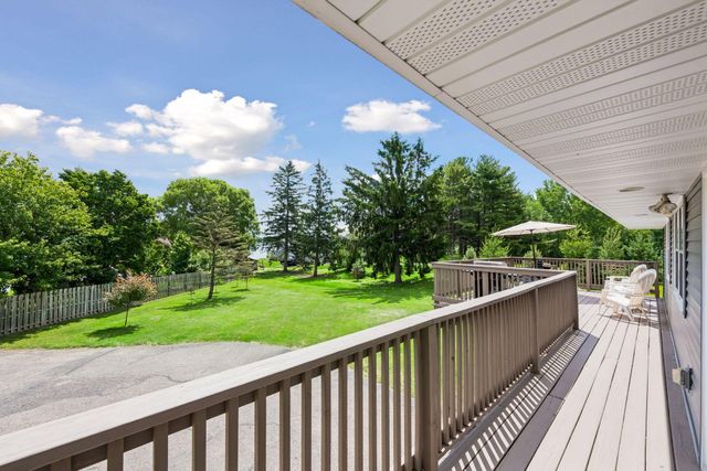 3921 Minnewashta Court, Chanhassen, MN 55331