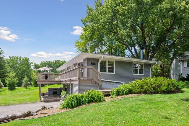 3921 Minnewashta Court, Chanhassen, MN 55331