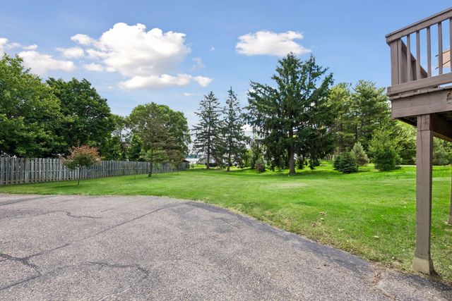 3921 Minnewashta Court, Chanhassen, MN 55331
