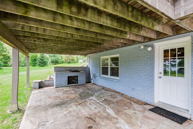 3921 Minnewashta Court, Chanhassen, MN 55331