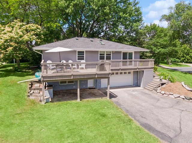 3921 Minnewashta Court, Chanhassen, MN 55331