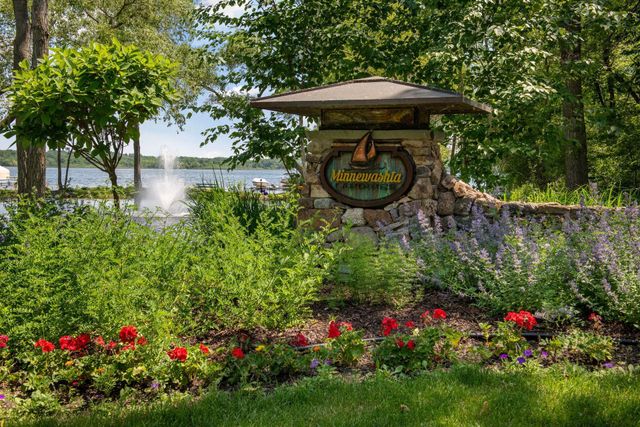 3921 Minnewashta Court, Chanhassen, MN 55331