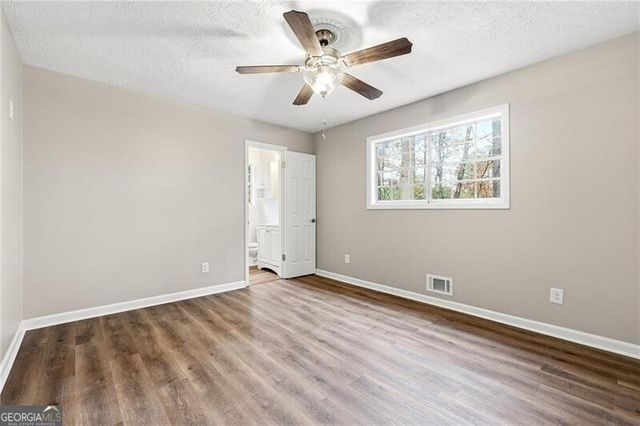 930 Kings Court, Woodstock, GA 30189