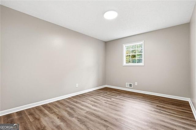 930 Kings Court, Woodstock, GA 30189