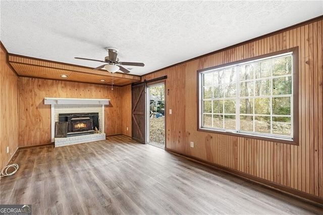 930 Kings Court, Woodstock, GA 30189