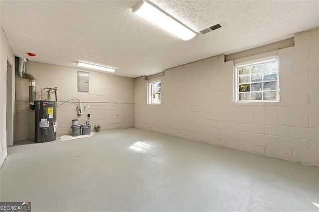 930 Kings Court, Woodstock, GA 30189