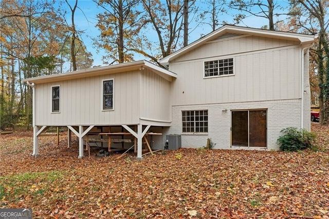 930 Kings Court, Woodstock, GA 30189