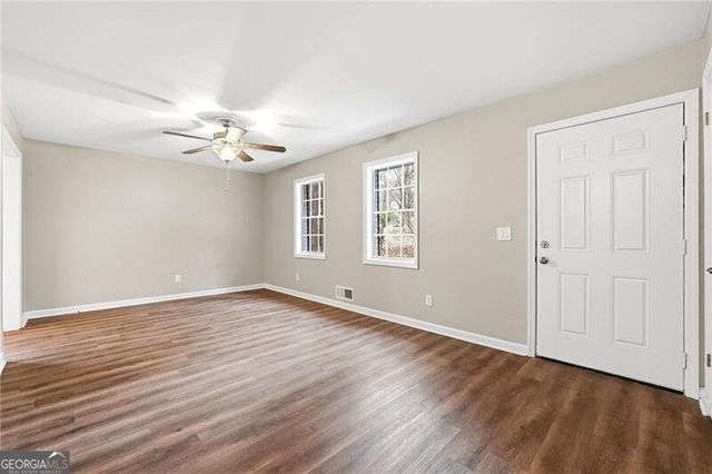 930 Kings Court, Woodstock, GA 30189