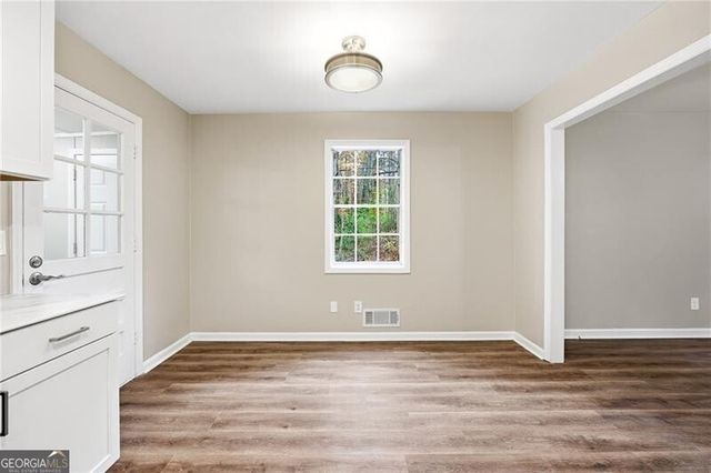 930 Kings Court, Woodstock, GA 30189