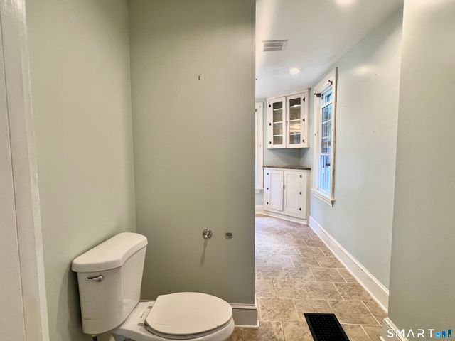 1596 Main Street, Stratford, CT 06615