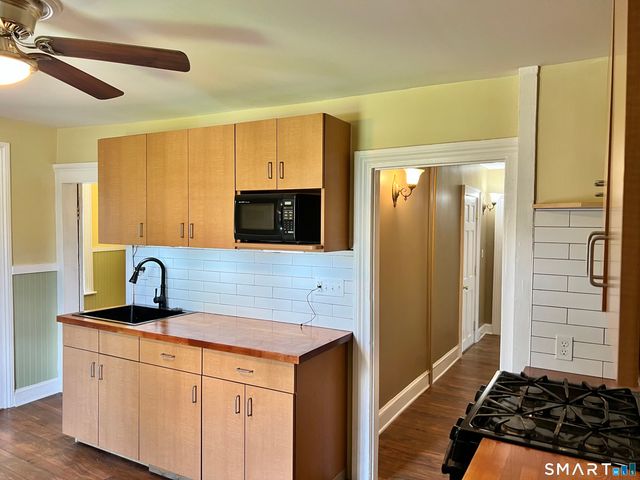 1596 Main Street, Stratford, CT 06615