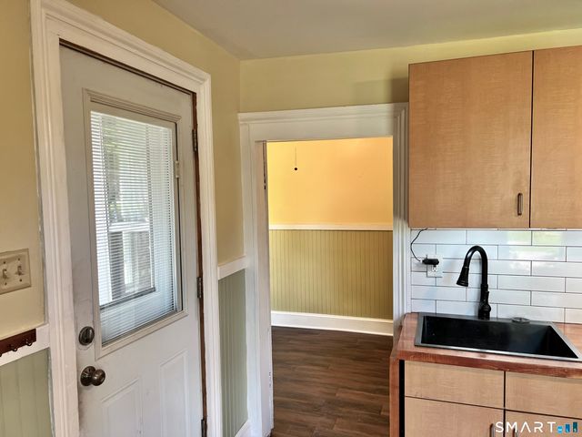 1596 Main Street, Stratford, CT 06615