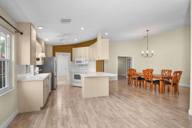 8328 SE Double Tree Drive, Hobe Sound, FL 33455