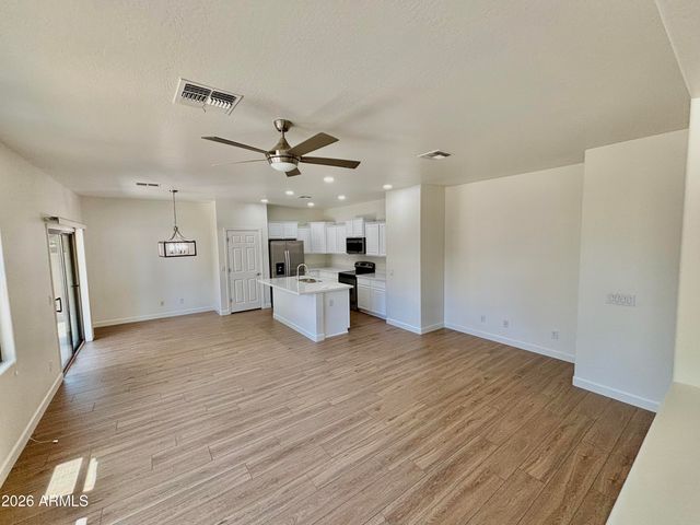 4111 W WINSTON Drive, Laveen, AZ 85339