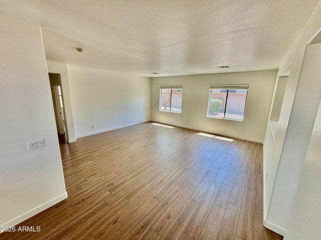 4111 W WINSTON Drive, Laveen, AZ 85339