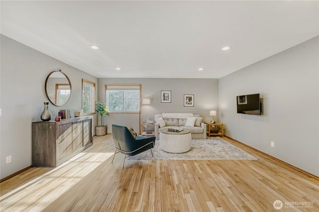 20119 208th Avenue SE, Renton, WA 98058