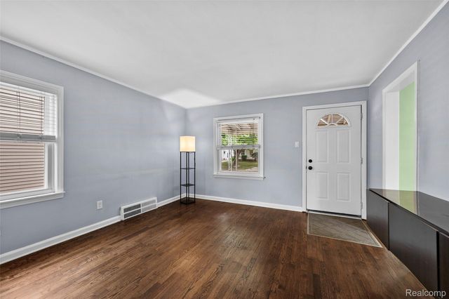 825 N Edison Avenue, Royal Oak, MI 48067