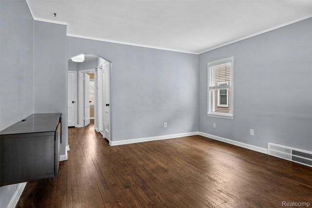 825 N Edison Avenue, Royal Oak, MI 48067