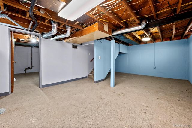 825 N Edison Avenue, Royal Oak, MI 48067