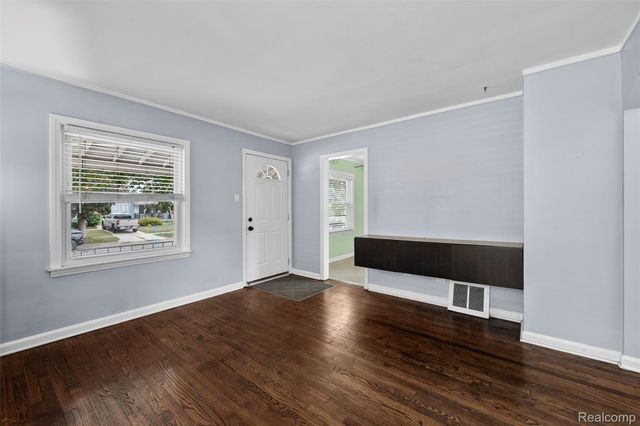 825 N Edison Avenue, Royal Oak, MI 48067
