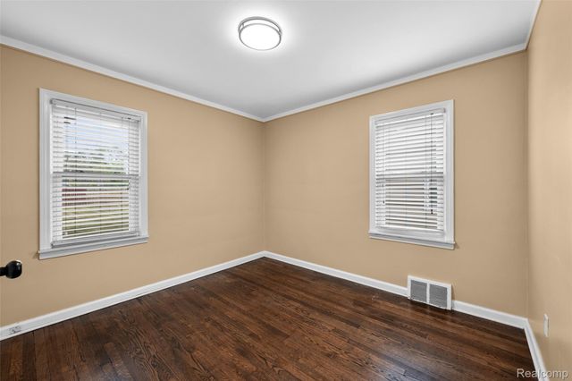 825 N Edison Avenue, Royal Oak, MI 48067