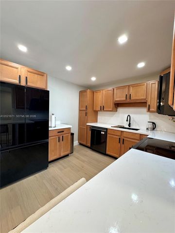 2851 NE 183rd St 1607E, Aventura, FL 33160