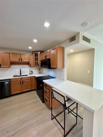 2851 NE 183rd St 1607E, Aventura, FL 33160