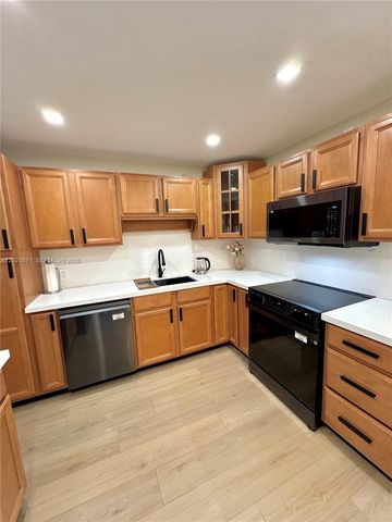 2851 NE 183rd St 1607E, Aventura, FL 33160