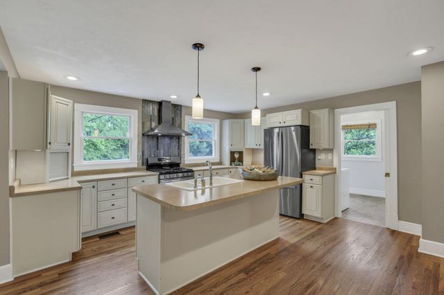 401 E Brooklyn Street, Gambier, OH 43022