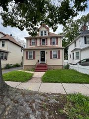 48 Elm St, Ridgefield Park Village, NJ 07660