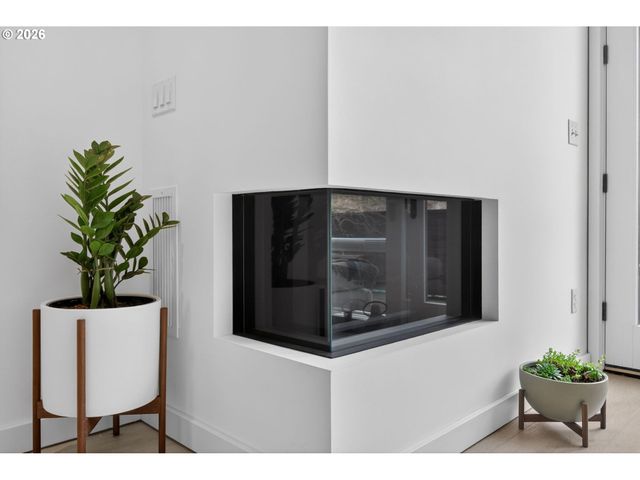 245 Sw MEADE St C3, Portland, OR 97201