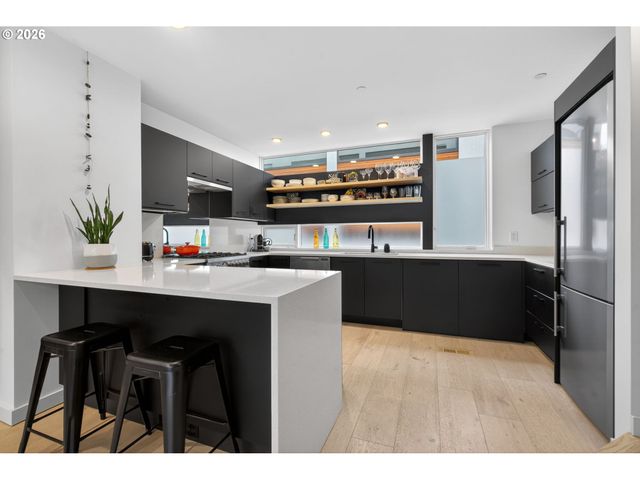 245 Sw MEADE St C3, Portland, OR 97201