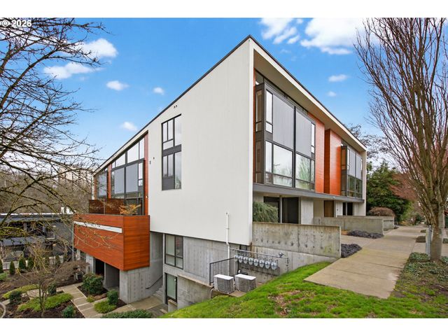 245 Sw MEADE St C3, Portland, OR 97201