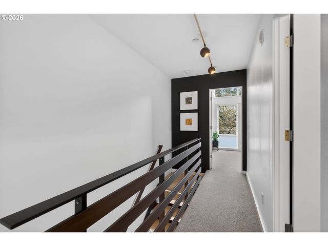 245 Sw MEADE St C3, Portland, OR 97201