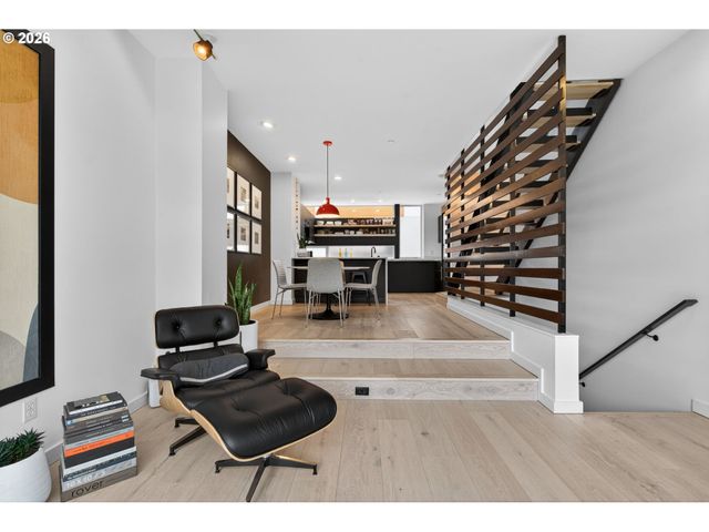 245 Sw MEADE St C3, Portland, OR 97201