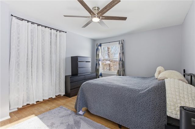 2221 Washington Rd, Upper St Clair, PA 15241