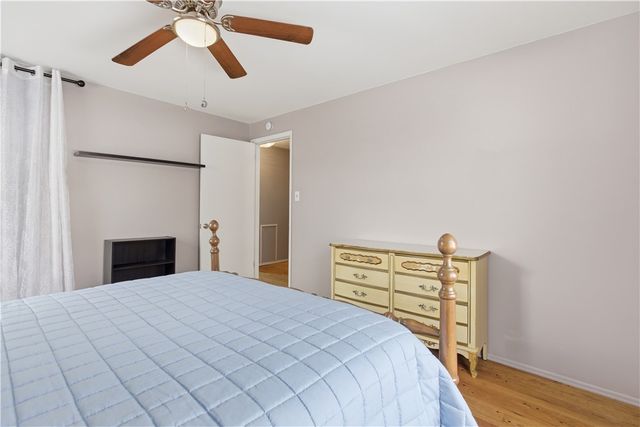 2221 Washington Rd, Upper St Clair, PA 15241