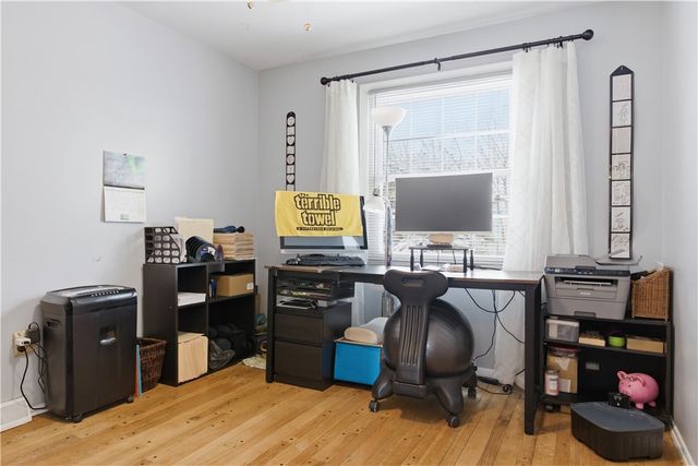 2221 Washington Rd, Upper St Clair, PA 15241