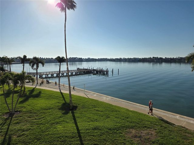 5130 BRITTANY DRIVE S 301, St Petersburg, FL 33715