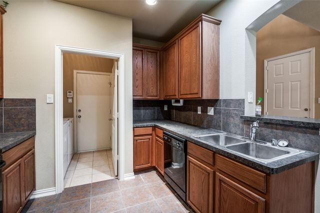 1840 Branch Trail, Carrollton, TX 75007