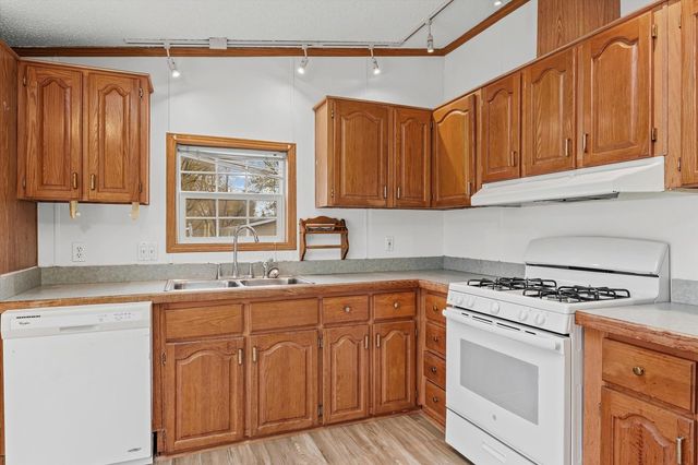 2463 Steele Court, Decatur, IL 62526