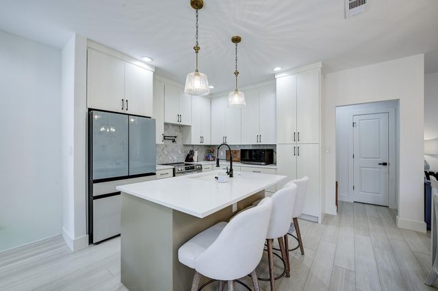 5807 Black Pine Circle, Granbury, TX 76048