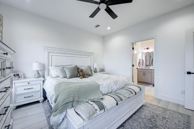 5807 Black Pine Circle, Granbury, TX 76048